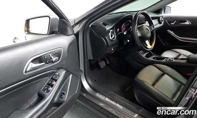 Mercedes-Benz GLA-Class 2017 2.0 автомат (гидро), миниатюра 12