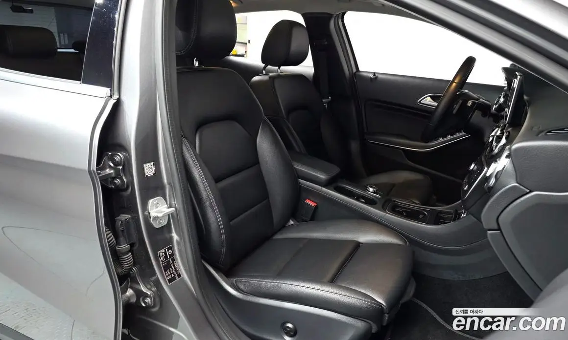 Mercedes-Benz GLA-Class 2017 2.0 автомат (гидро), фото 15 Mercedes-Benz GLA-Class 2017 2.0 автомат (гидро), фото 15