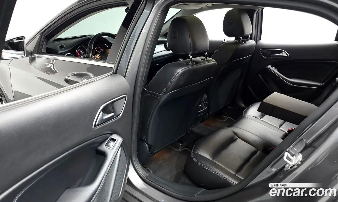 Mercedes-Benz GLA-Class 2017 2.0 автомат (гидро), фото 17 Mercedes-Benz GLA-Class 2017 2.0 автомат (гидро), фото 17