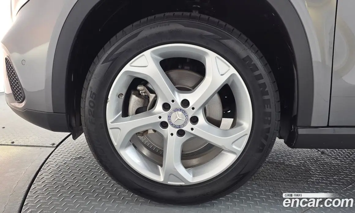 Mercedes-Benz GLA-Class 2017 2.0 автомат (гидро), фото 4 Mercedes-Benz GLA-Class 2017 2.0 автомат (гидро), фото 4