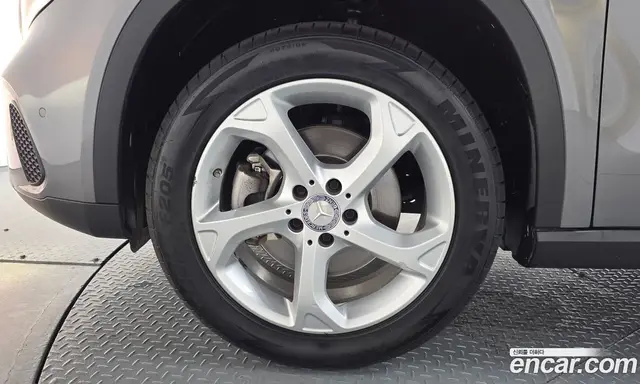 Mercedes-Benz GLA-Class 2017 2.0 автомат (гидро), миниатюра 4 Mercedes-Benz GLA-Class 2017 2.0 автомат (гидро), миниатюра 4