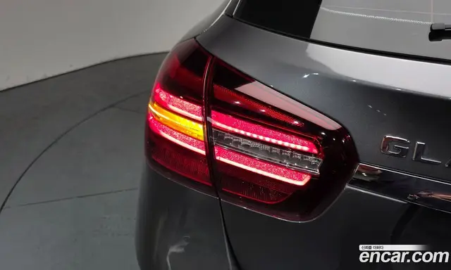 Mercedes-Benz GLA-Class 2017 2.0 автомат (гидро), миниатюра 8 Mercedes-Benz GLA-Class 2017 2.0 автомат (гидро), миниатюра 8