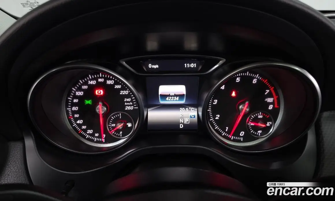 Mercedes-Benz GLA-Class 2017 2.0 автомат (гидро), фото 10 Mercedes-Benz GLA-Class 2017 2.0 автомат (гидро), фото 10