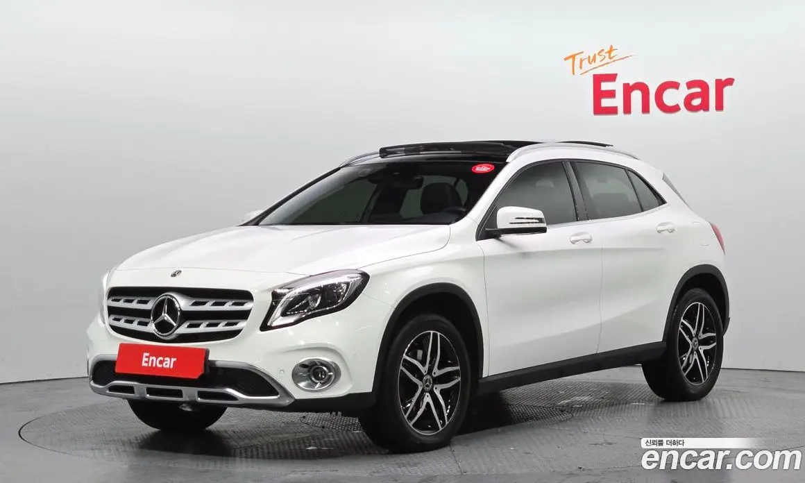 Mercedes-Benz GLA-Class 2019 2.0 автомат (гидро), фото 1 Mercedes-Benz GLA-Class 2019 2.0 автомат (гидро), фото 1