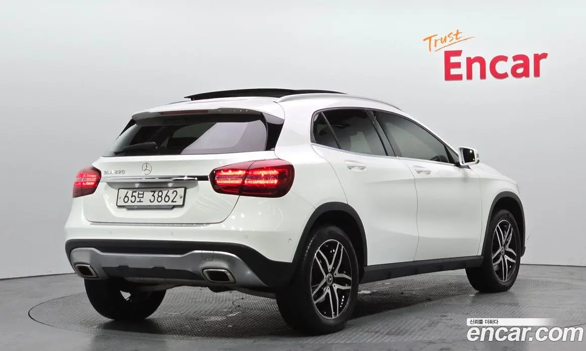 Mercedes-Benz GLA-Class 2019 2.0 автомат (гидро), фото 2 Mercedes-Benz GLA-Class 2019 2.0 автомат (гидро), фото 2