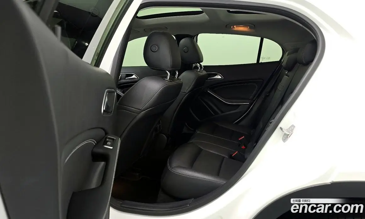 Mercedes-Benz GLA-Class 2019 2.0 автомат (гидро), фото 16 Mercedes-Benz GLA-Class 2019 2.0 автомат (гидро), фото 16