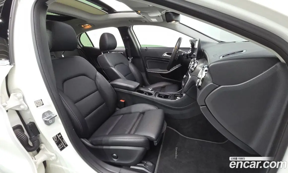 Mercedes-Benz GLA-Class 2019 2.0 автомат (гидро), фото 17 Mercedes-Benz GLA-Class 2019 2.0 автомат (гидро), фото 17