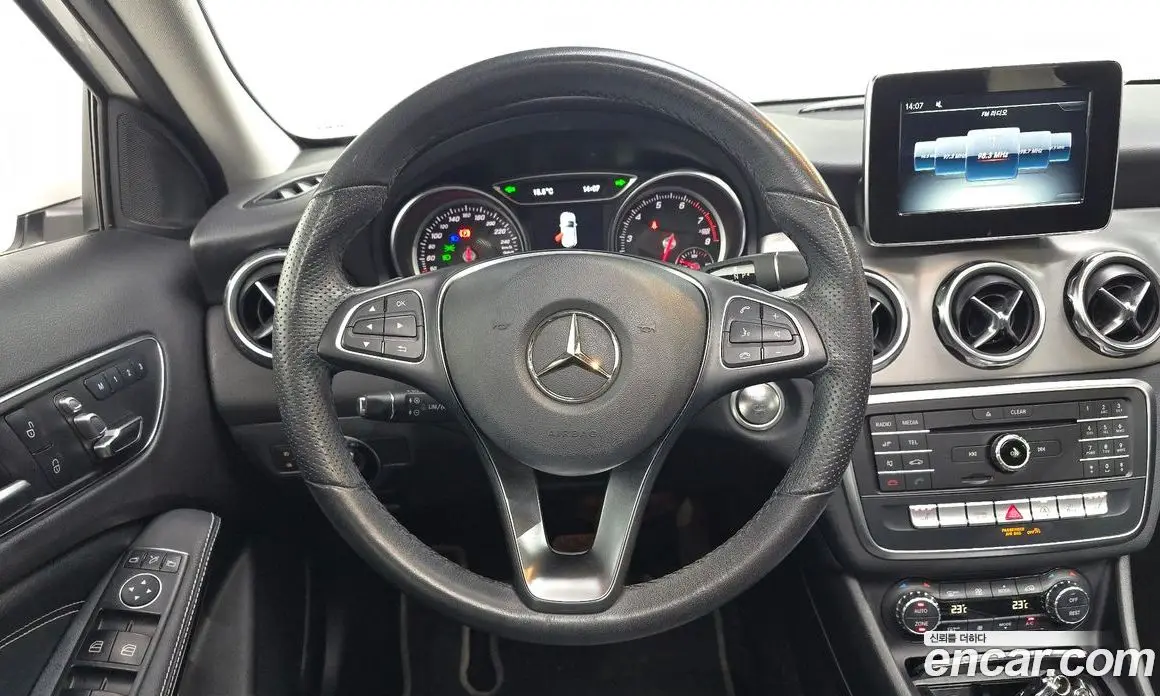 Mercedes-Benz GLA-Class 2019 2.0 автомат (гидро), фото 19 Mercedes-Benz GLA-Class 2019 2.0 автомат (гидро), фото 19