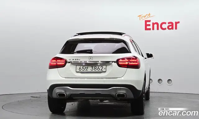 Mercedes-Benz GLA-Class 2019 2.0 автомат (гидро), миниатюра 4 Mercedes-Benz GLA-Class 2019 2.0 автомат (гидро), миниатюра 4