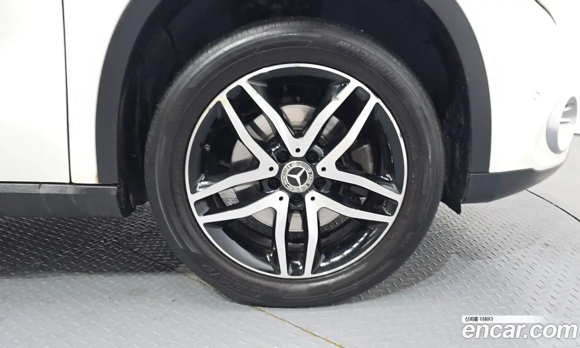 Mercedes-Benz GLA-Class 2019 2.0 автомат (гидро), фото 7 Mercedes-Benz GLA-Class 2019 2.0 автомат (гидро), фото 7