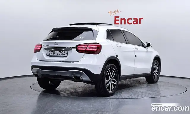 Mercedes-Benz GLA-Class 2019 2.0 автомат (гидро), миниатюра 2