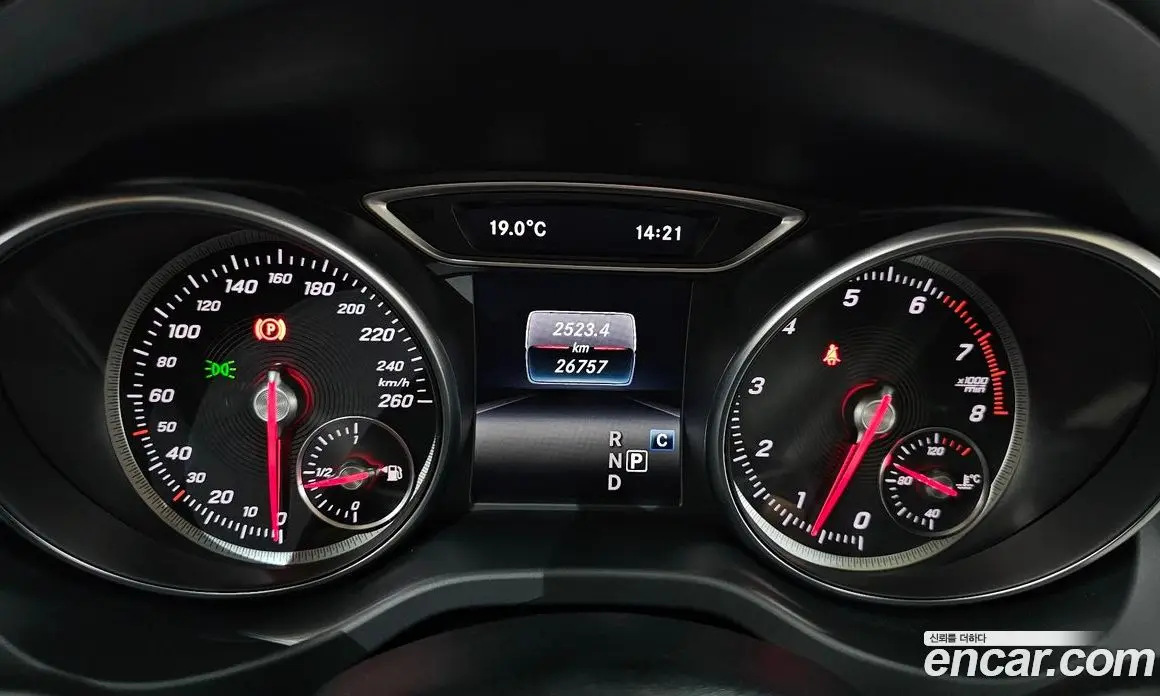 Mercedes-Benz GLA-Class 2019 2.0 автомат (гидро), фото 11
