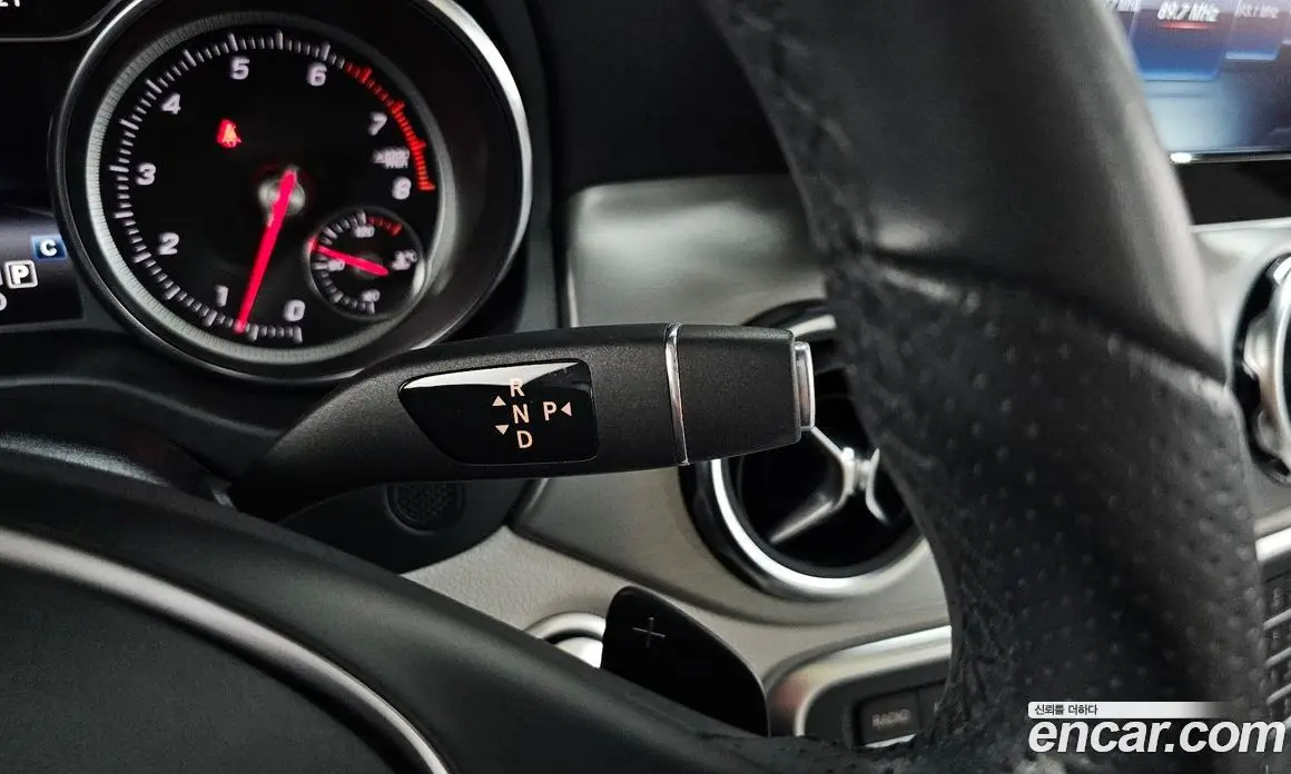 Mercedes-Benz GLA-Class 2019 2.0 автомат (гидро), фото 12
