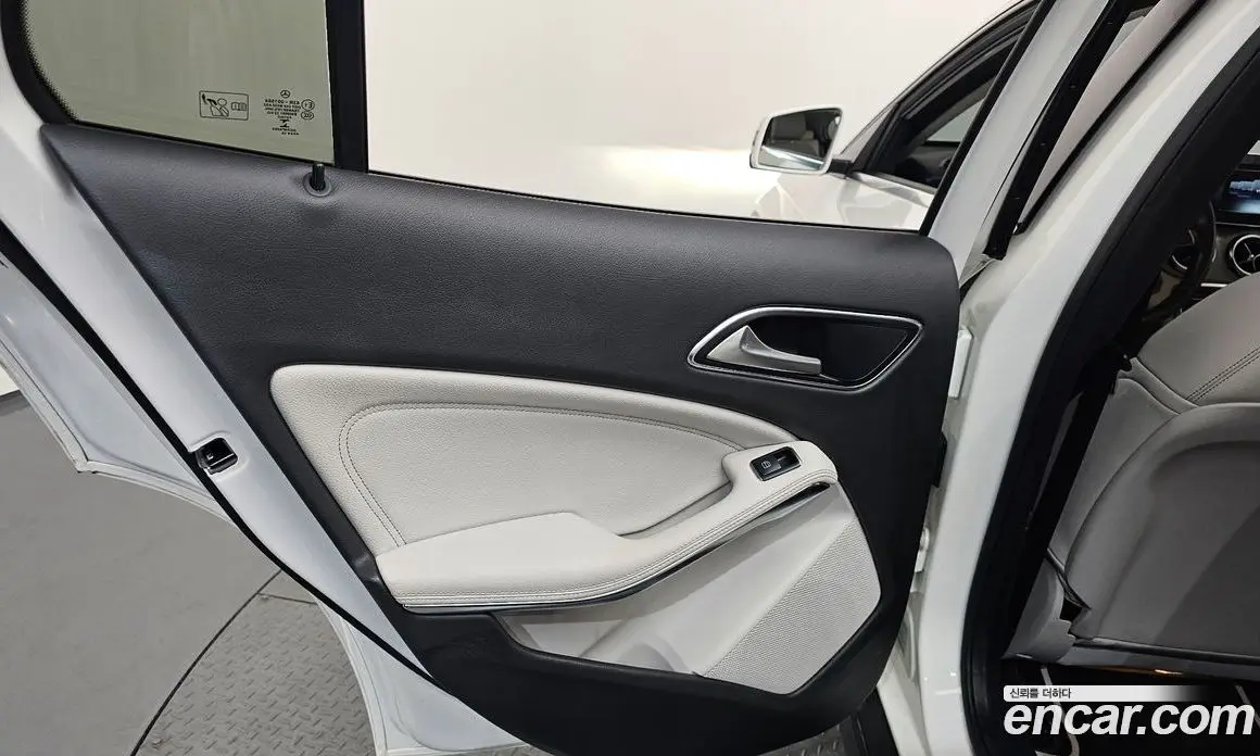 Mercedes-Benz GLA-Class 2019 2.0 автомат (гидро), фото 15