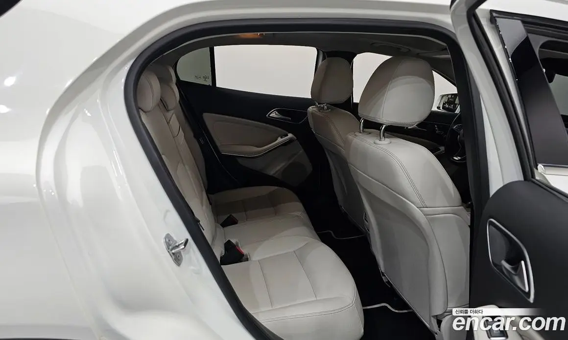 Mercedes-Benz GLA-Class 2019 2.0 автомат (гидро), фото 17