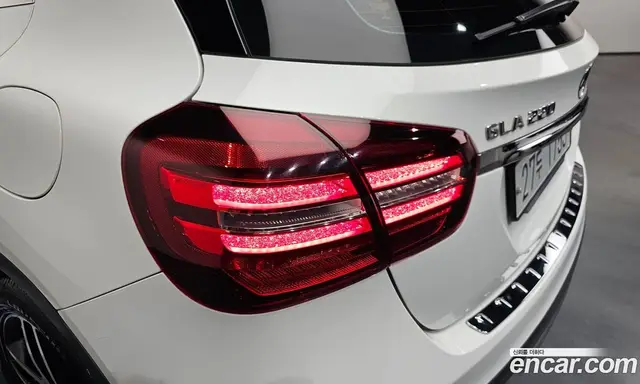 Mercedes-Benz GLA-Class 2019 2.0 автомат (гидро), миниатюра 9