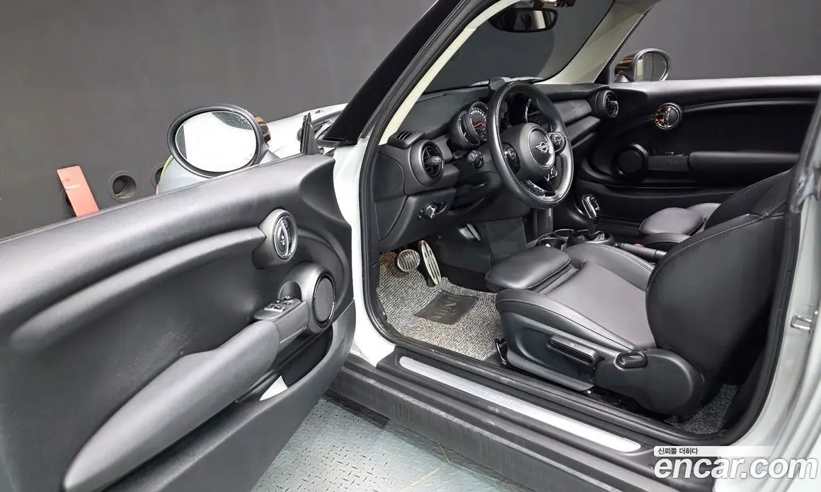Mini Cooper 2018 1.5 автомат (гидро), фото 13 Mini Cooper 2018 1.5 автомат (гидро), фото 13