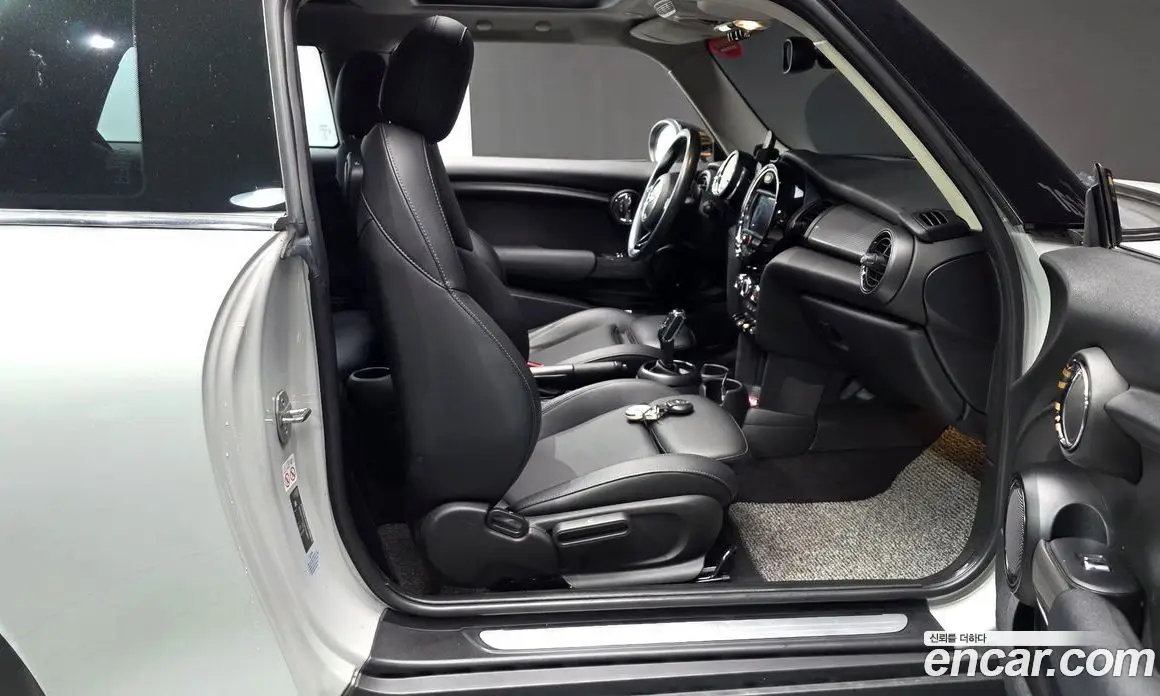 Mini Cooper 2018 1.5 автомат (гидро), фото 16 Mini Cooper 2018 1.5 автомат (гидро), фото 16