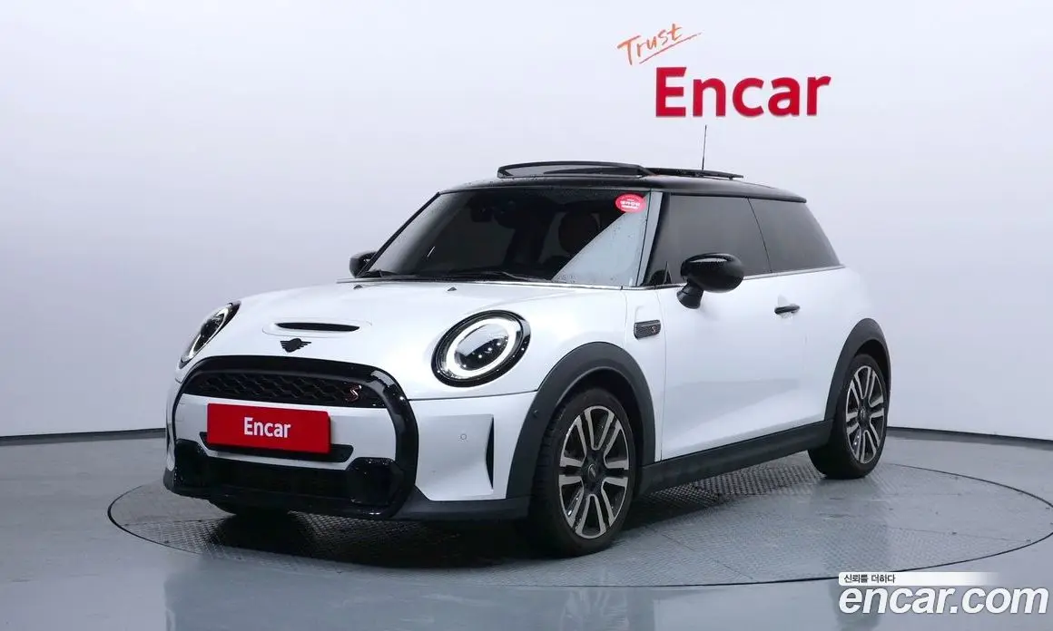 Mini Cooper 2023 2.0 автомат (гидро), фото 1 Mini Cooper 2023 2.0 автомат (гидро), фото 1