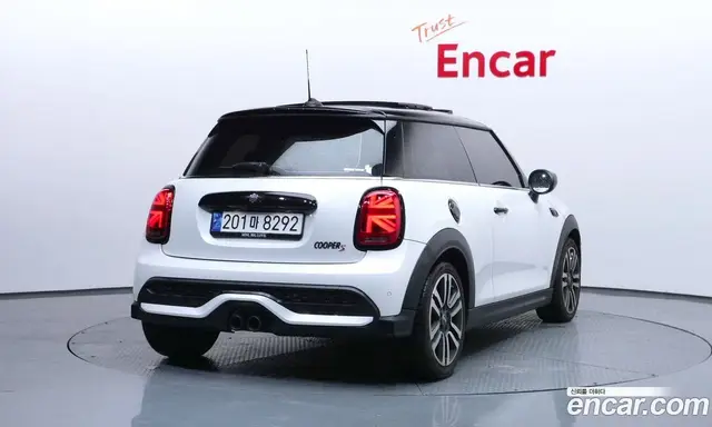 Mini Cooper 2023 2.0 автомат (гидро), миниатюра 4 Mini Cooper 2023 2.0 автомат (гидро), миниатюра 4