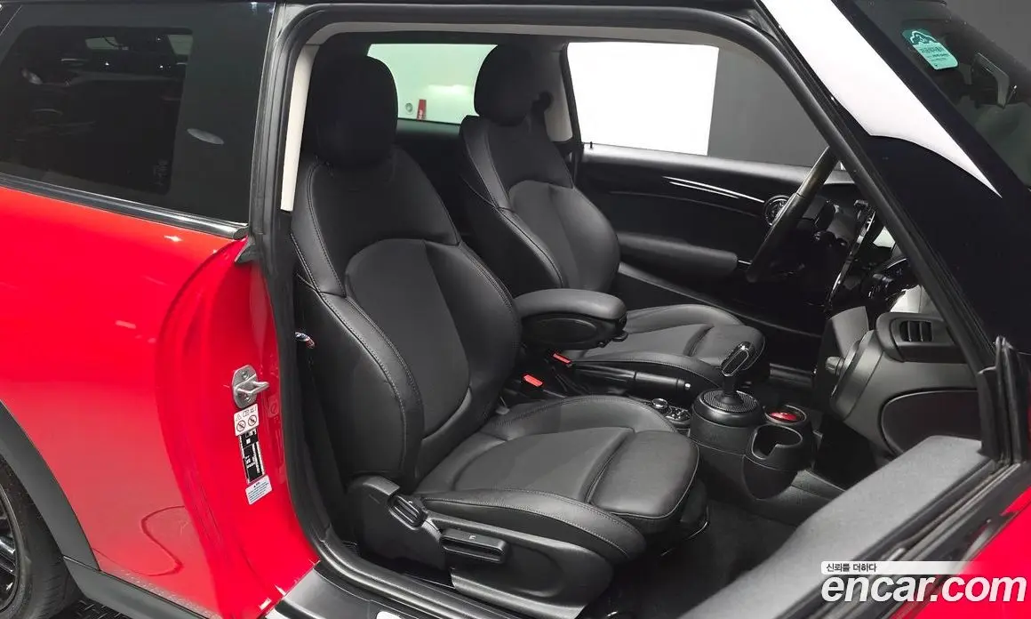 Mini Cooper 2023 1.5 автомат (гидро), фото 16