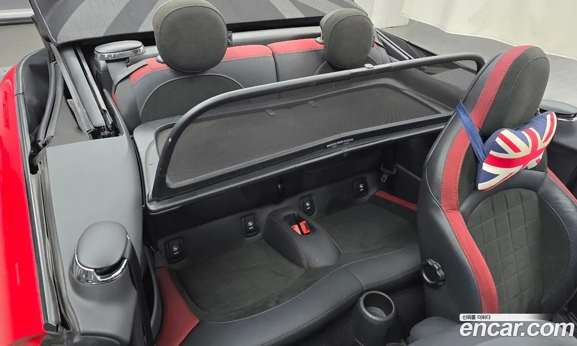 Mini Cooper Convertible 2019 2.0 автомат (гидро), фото 17 Mini Cooper Convertible 2019 2.0 автомат (гидро), фото 17