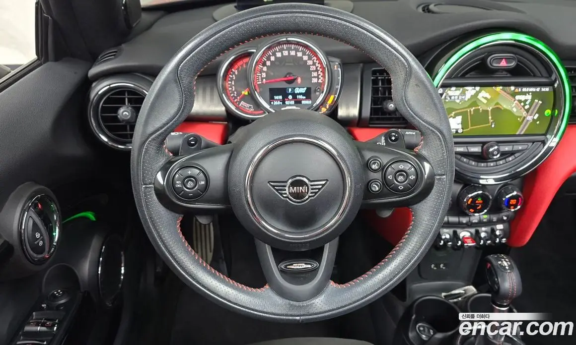 Mini Cooper Convertible 2019 2.0 автомат (гидро), фото 18 Mini Cooper Convertible 2019 2.0 автомат (гидро), фото 18
