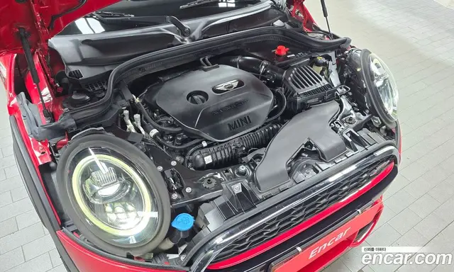 Mini Cooper Convertible 2019 2.0 автомат (гидро), миниатюра 6 Mini Cooper Convertible 2019 2.0 автомат (гидро), миниатюра 6