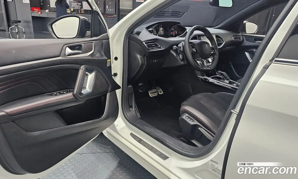 Peugeot 308 2019 1.5 автомат (гидро), фото 12 Peugeot 308 2019 1.5 автомат (гидро), фото 12