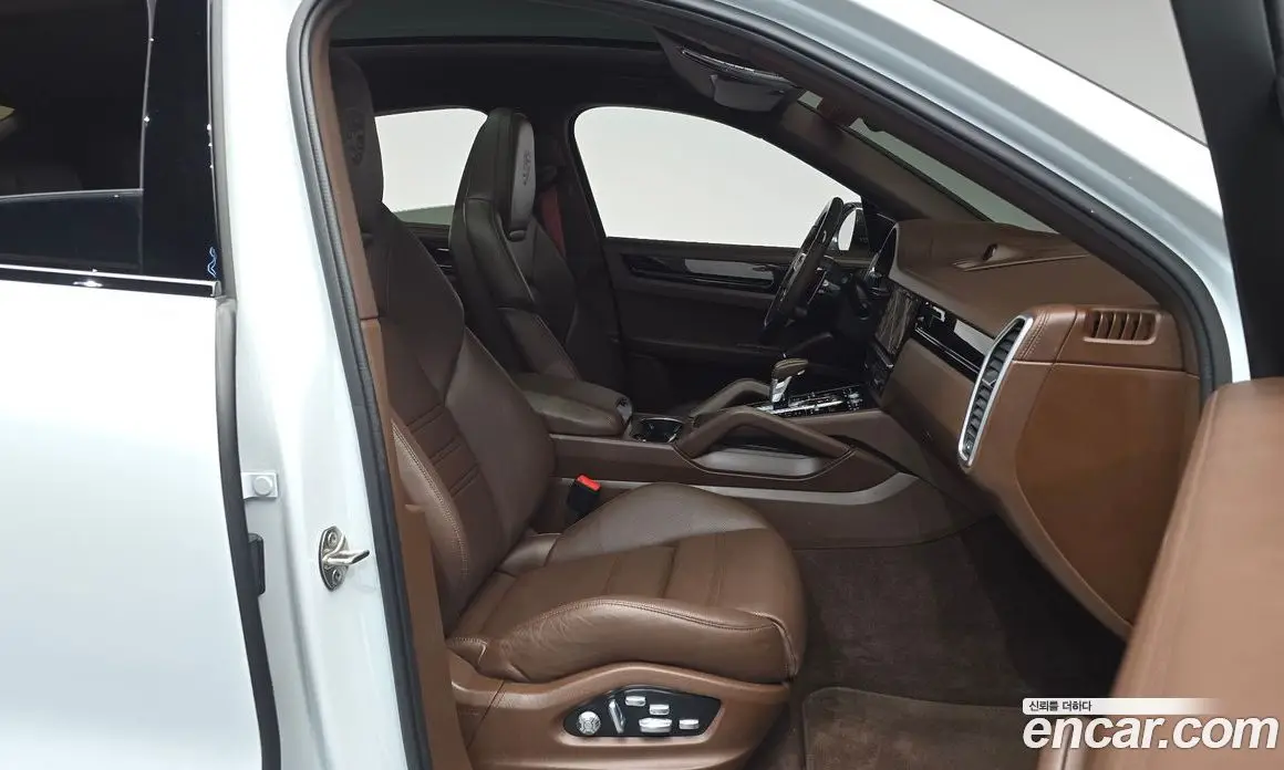 Porsche Cayenne 2021 3.0 автомат (гидро), фото 16