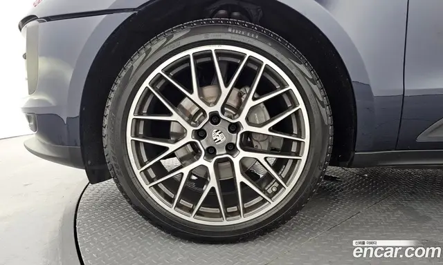 Porsche Macan 2021 2.0 автомат (гидро), миниатюра 4