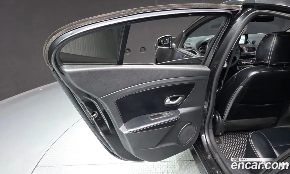 Renault (Samsung) SM3 2014 1.6 автомат (гидро), фото 15 Renault (Samsung) SM3 2014 1.6 автомат (гидро), фото 15