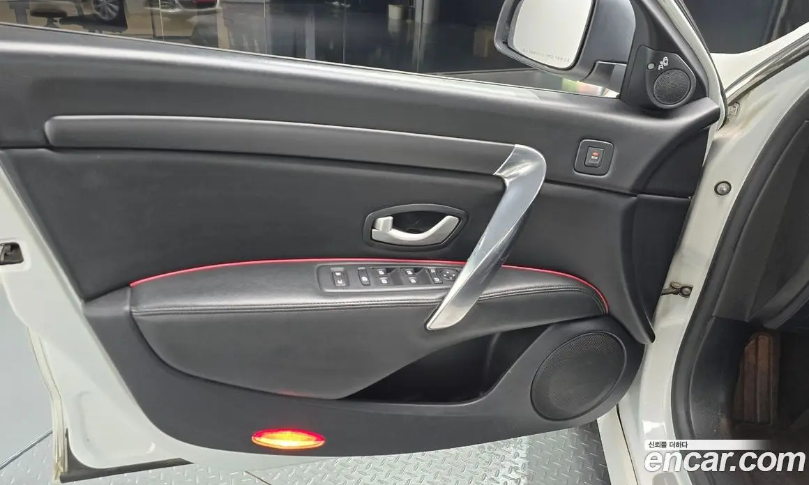 Renault (Samsung) SM7 2016 2.0 автомат (гидро), фото 14 Renault (Samsung) SM7 2016 2.0 автомат (гидро), фото 14