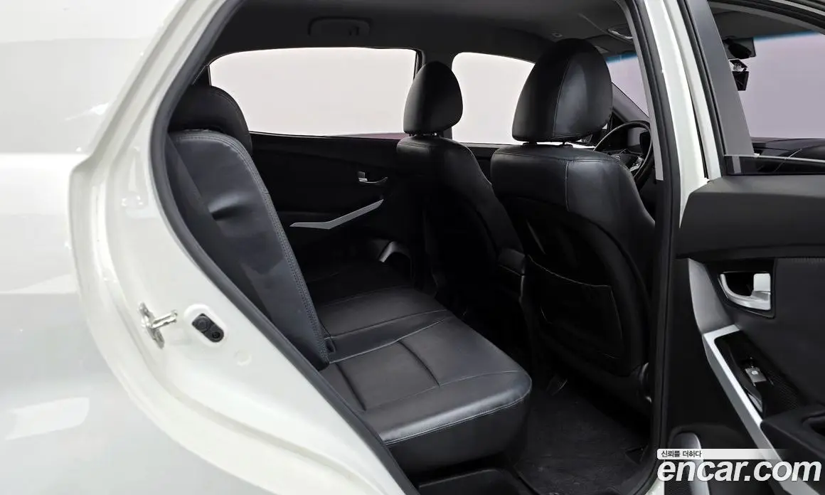 SsangYong Korando 2017 2.2 автомат (гидро), фото 17 SsangYong Korando 2017 2.2 автомат (гидро), фото 17