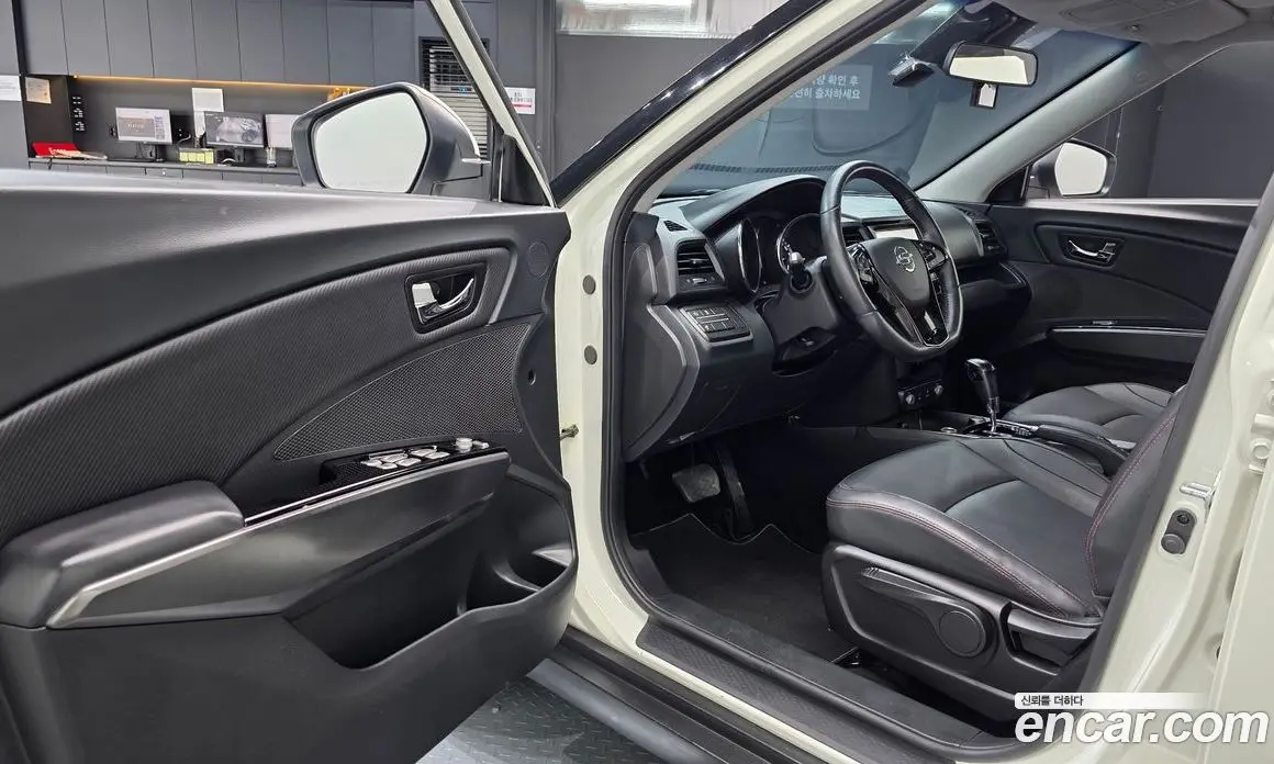 SsangYong TIBOLI 2017 1.6 автомат (гидро), фото 12