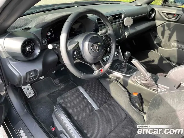 Toyota 86 2025 2.4 механика, миниатюра 6