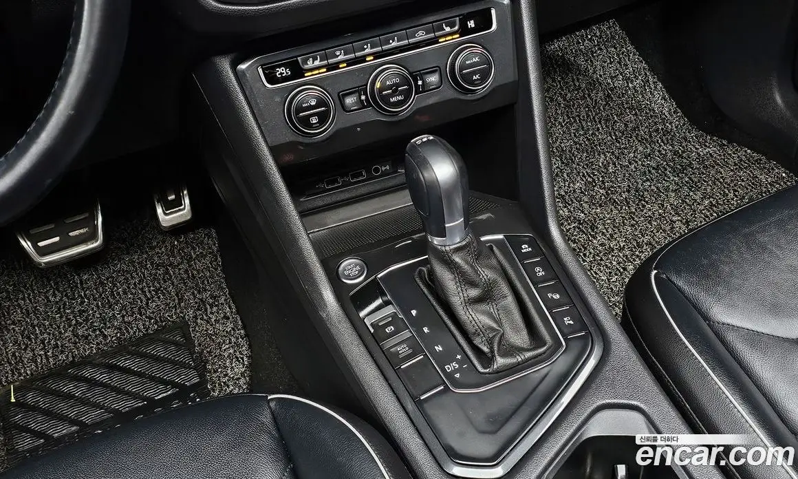 Volkswagen Tiguan 2018 2.0 автомат (гидро), фото 11