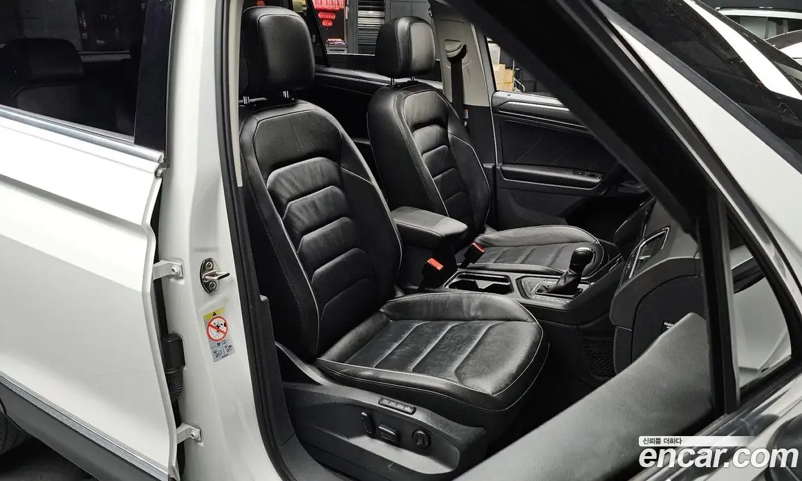 Volkswagen Tiguan 2018 2.0 автомат (гидро), фото 12