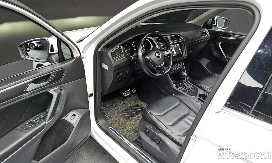 Volkswagen Tiguan 2018 2.0 автомат (гидро), фото 16