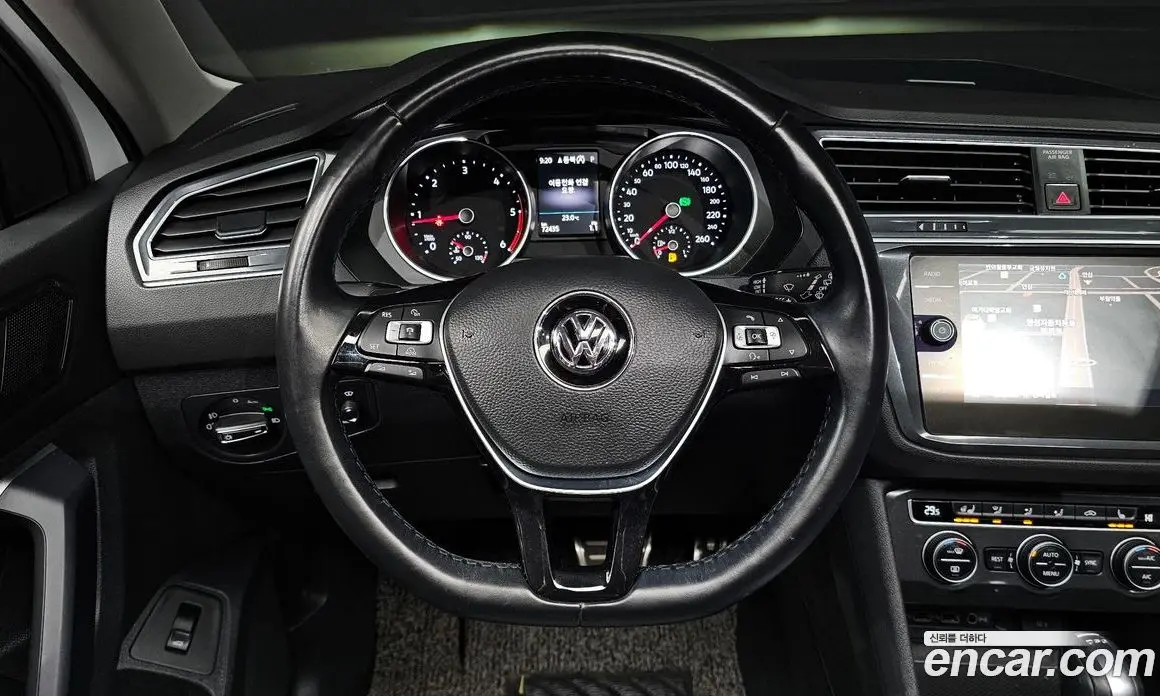 Volkswagen Tiguan 2018 2.0 автомат (гидро), фото 18