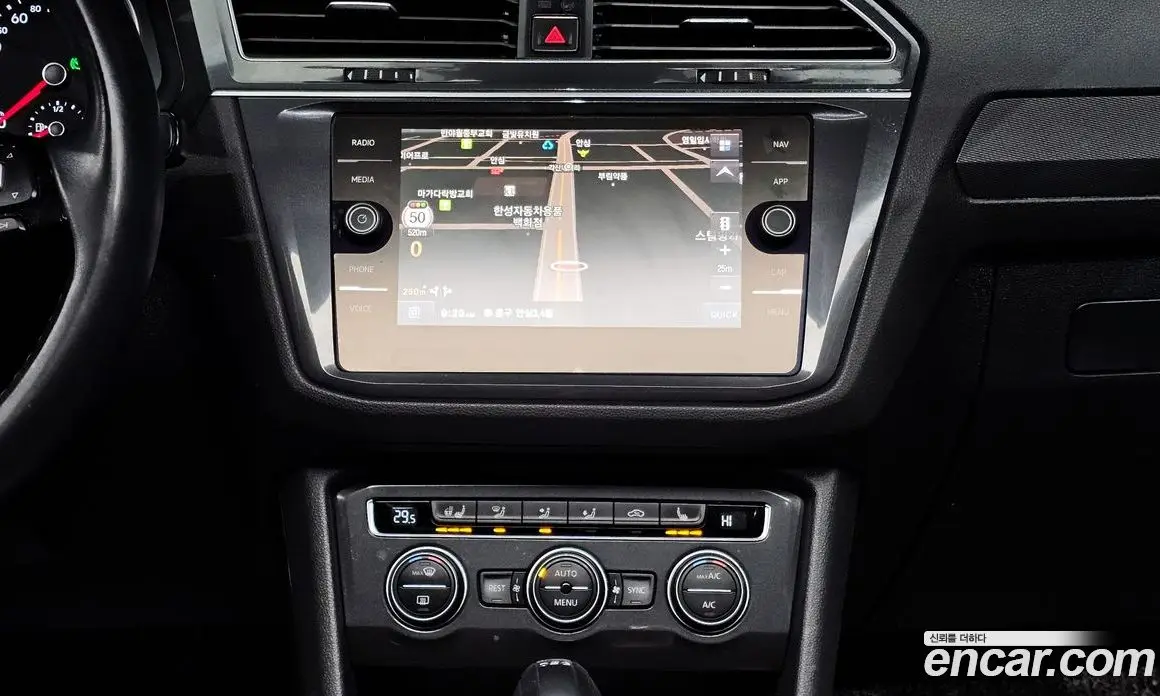 Volkswagen Tiguan 2018 2.0 автомат (гидро), фото 20