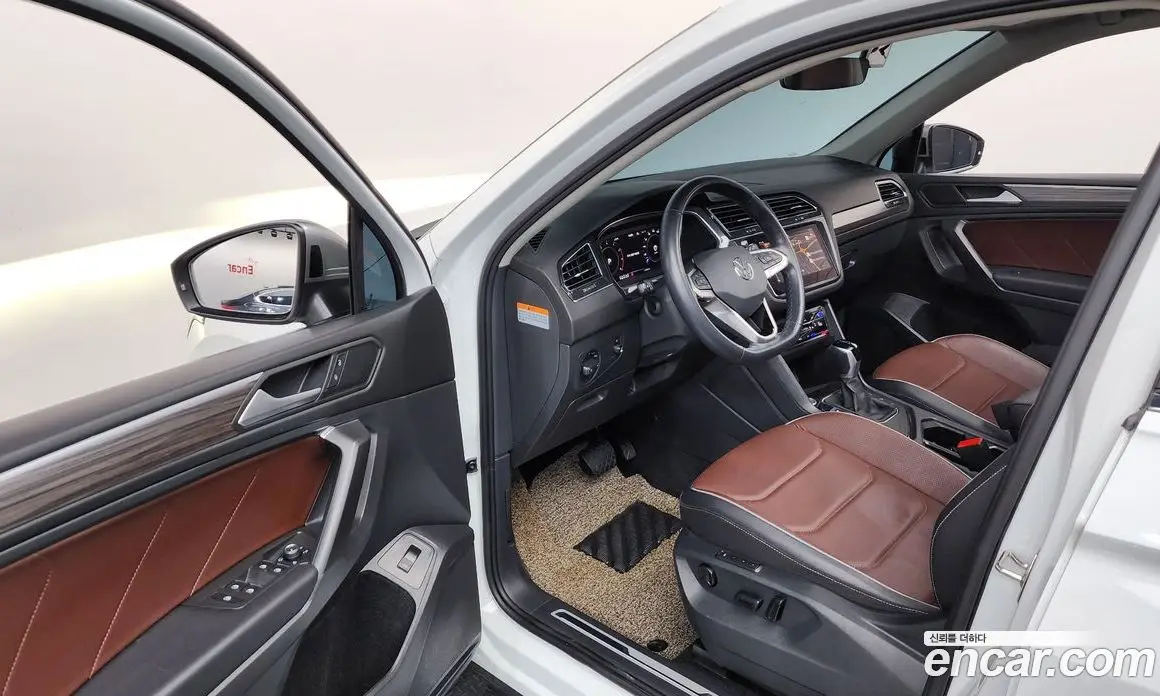 Volkswagen Tiguan 2022 2.0 автомат (гидро), фото 13