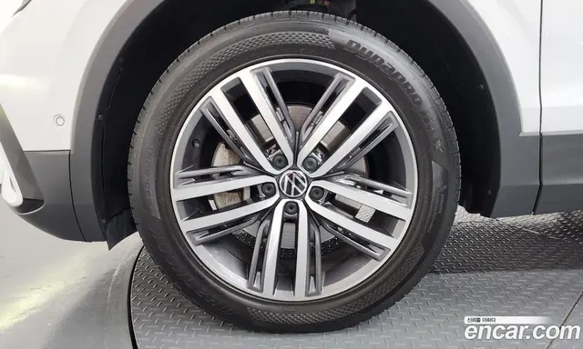 Volkswagen Tiguan 2022 2.0 автомат (гидро), миниатюра 5