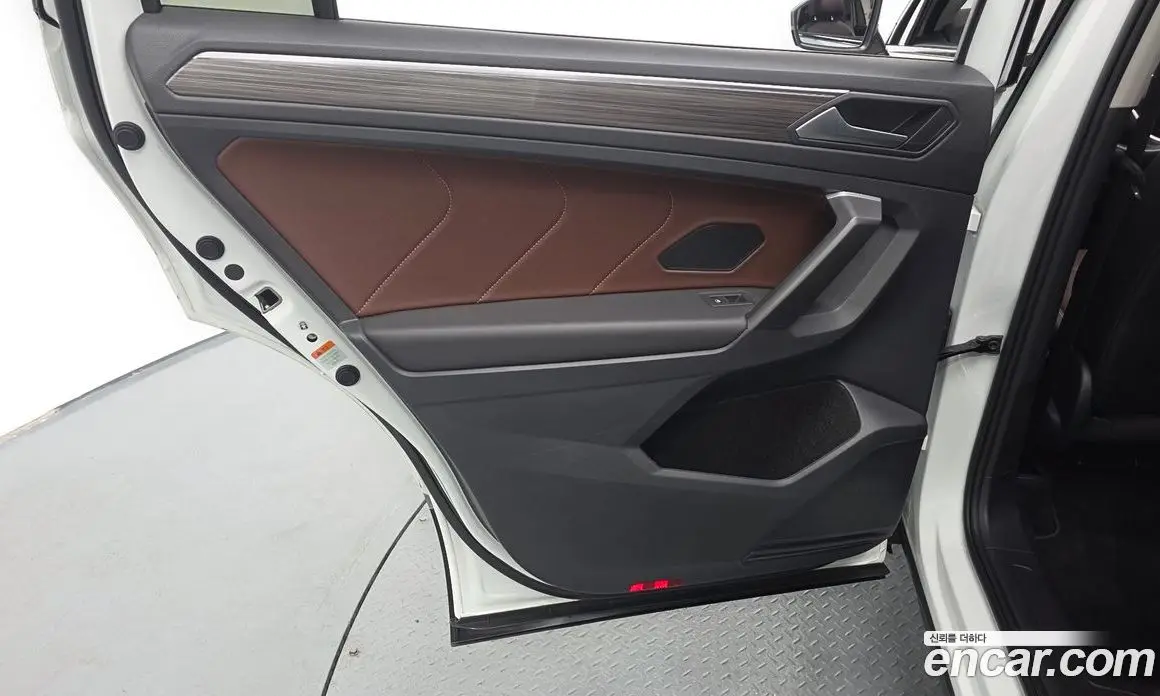 Volkswagen Tiguan 2024 2.0 автомат (гидро), фото 15