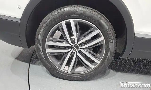 Volkswagen Tiguan 2024 2.0 автомат (гидро), миниатюра 5