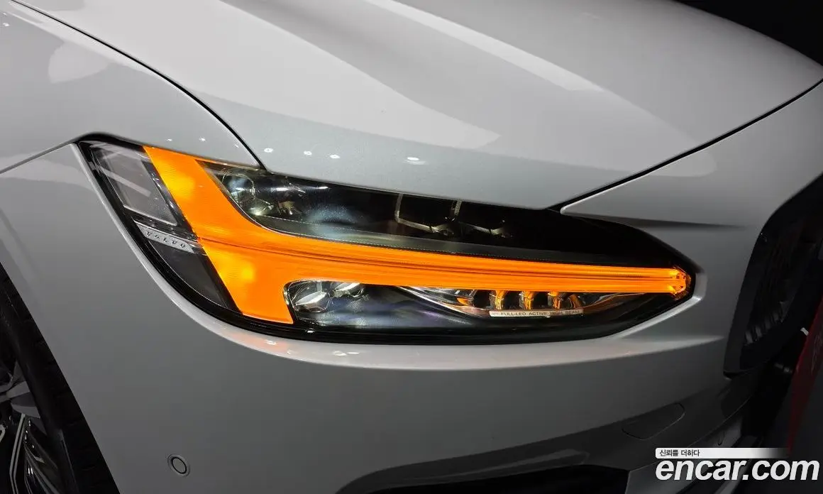 Volvo S90 2022 2.0 автомат (гидро), фото 8 Volvo S90 2022 2.0 автомат (гидро), фото 8