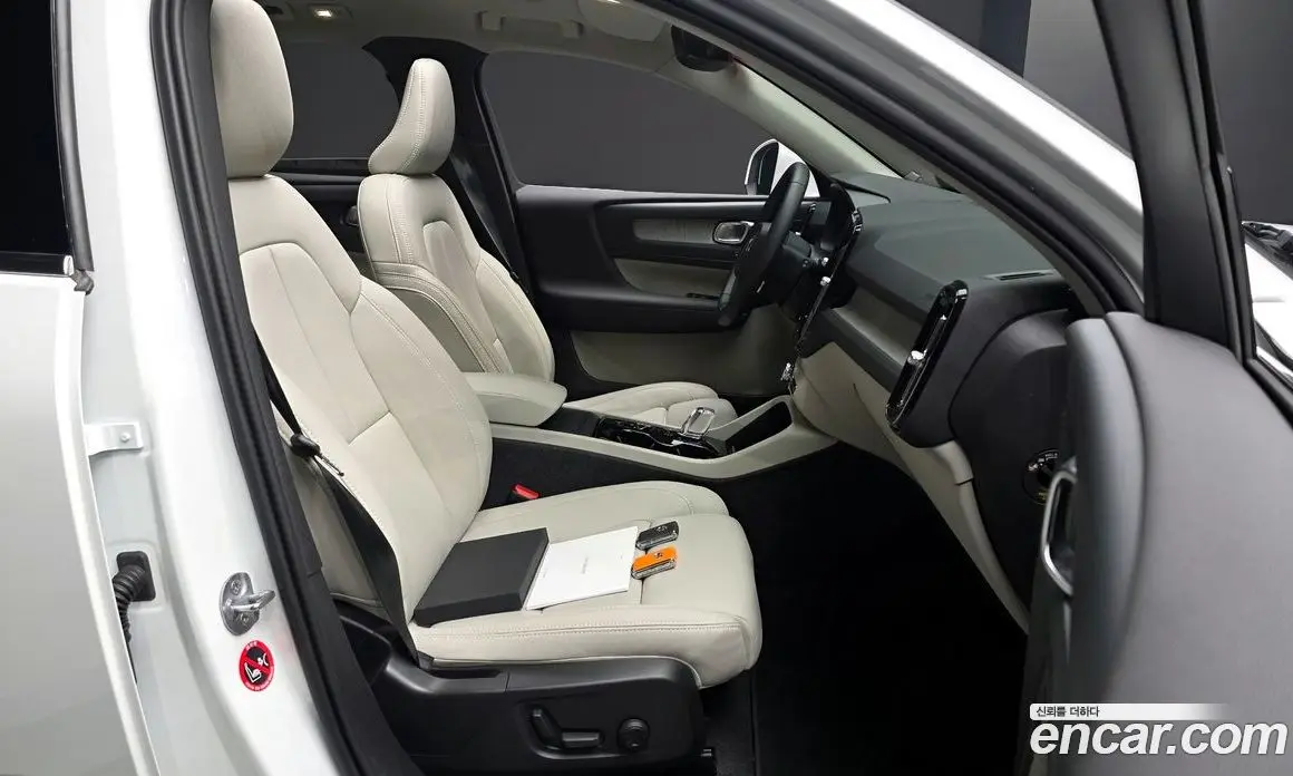 Volvo XC40 2023 2.0 автомат (гидро), фото 16 Volvo XC40 2023 2.0 автомат (гидро), фото 16