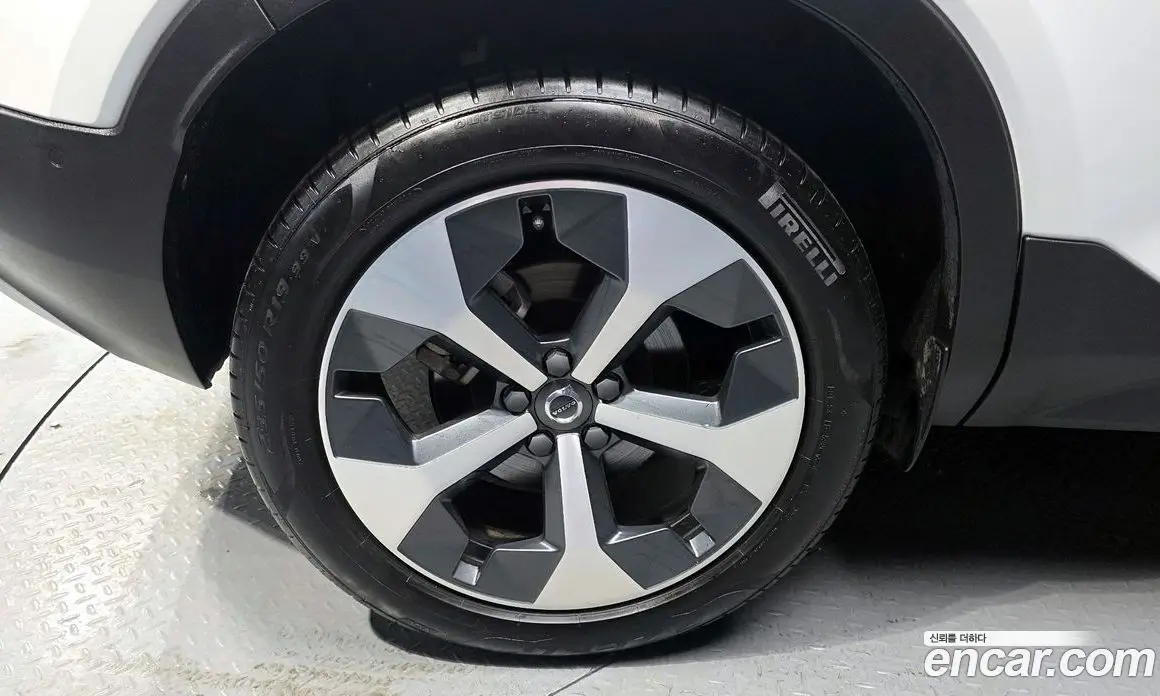 Volvo XC40 2023 2.0 автомат (гидро), фото 5 Volvo XC40 2023 2.0 автомат (гидро), фото 5