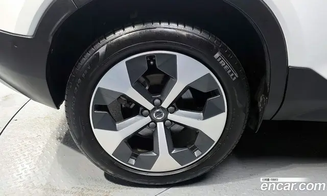 Volvo XC40 2023 2.0 автомат (гидро), миниатюра 5 Volvo XC40 2023 2.0 автомат (гидро), миниатюра 5