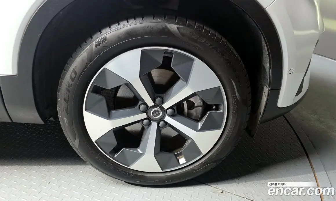 Volvo XC40 2023 2.0 автомат (гидро), фото 7 Volvo XC40 2023 2.0 автомат (гидро), фото 7